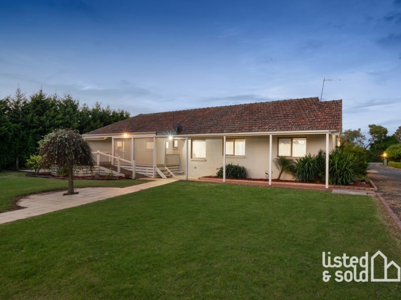 18 Dee Wy Road, NARRE WARREN SOUTH, VIC 3805 Australia