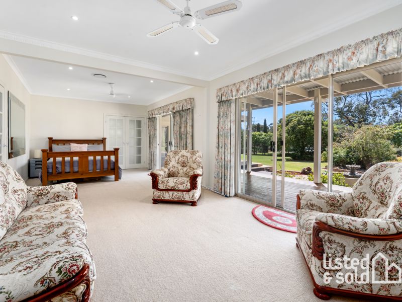 18 Dee Wy Road, NARRE WARREN SOUTH, VIC 3805 Australia