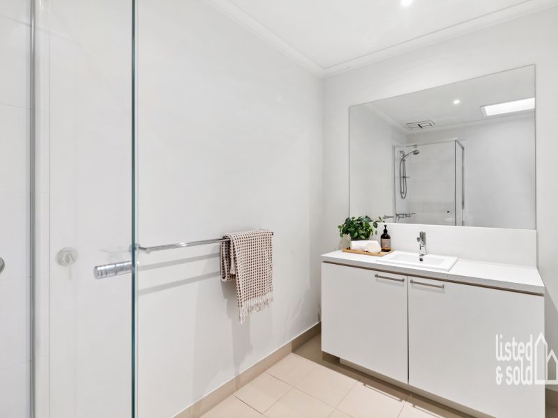 14 Retreat Drive, ASCOT VALE, VIC 3032 Australia